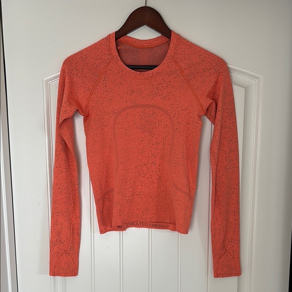 Lululemon Orange Distorted Noise Swiftly Tech 2.0 Race Long Sleeve Womens Size 4 - Picture 1 of 11